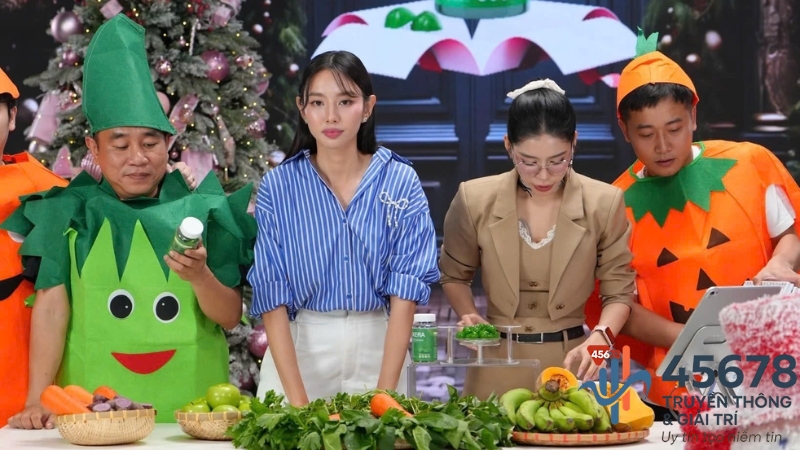Trong các buổi livestream và nội dung quảng cáo Nguyễn Thúc Thùy Tiên, Quang Linh Vlogs, Hằng “du mục”